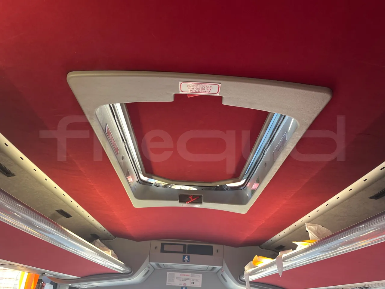 Temsa Safari HD 12 - EUR4 - 300kW - 12.200m - roof hatch 2