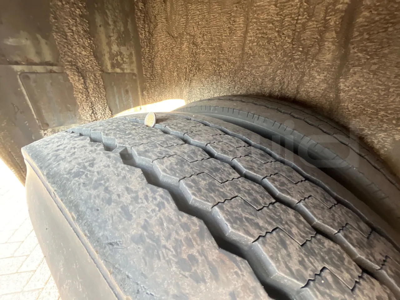 Temsa Safari HD 12 - EUR4 - 300kW - 12.200m - tread condition front tires right