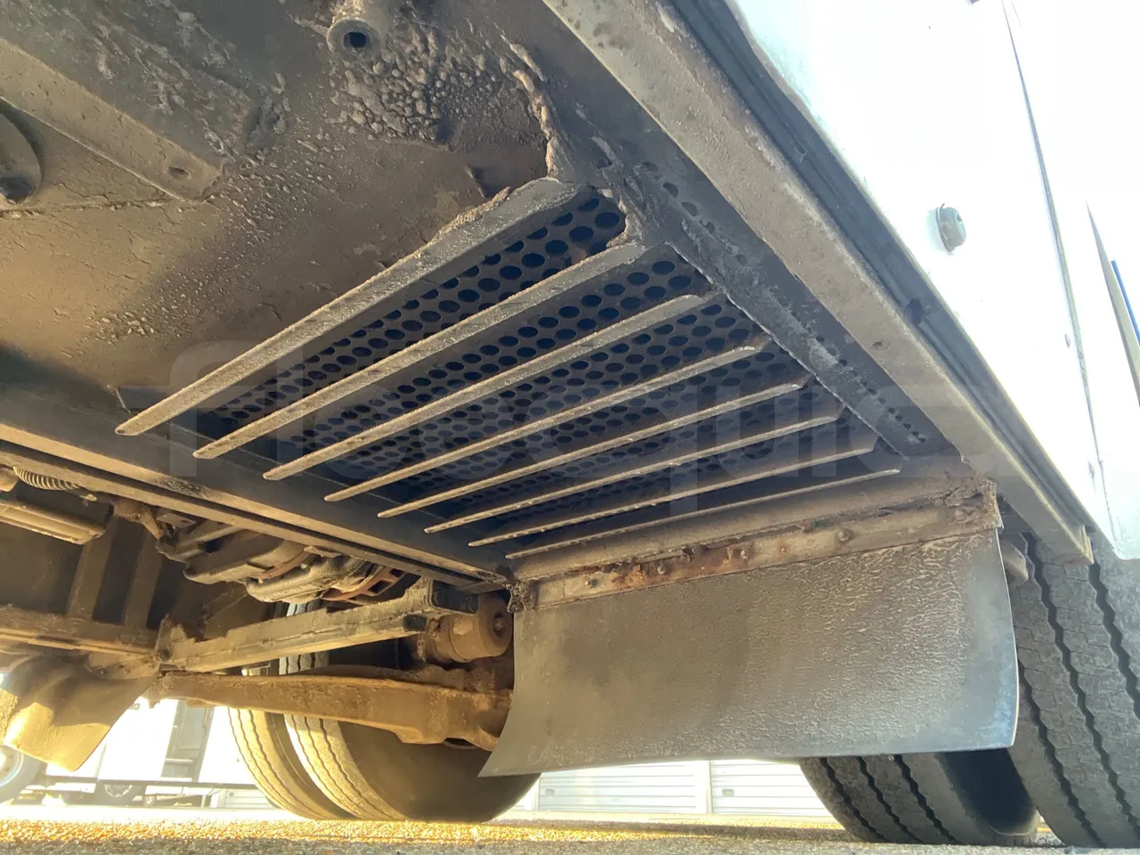 Temsa Safari HD 12 - EUR4 - 300kW - 12.200m - axle 2 shock absorbers 2 left