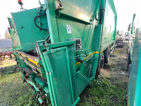 Renault Trucks 22CVA1-320.8  - Euro3 - 230kW - 9.485mt - Image