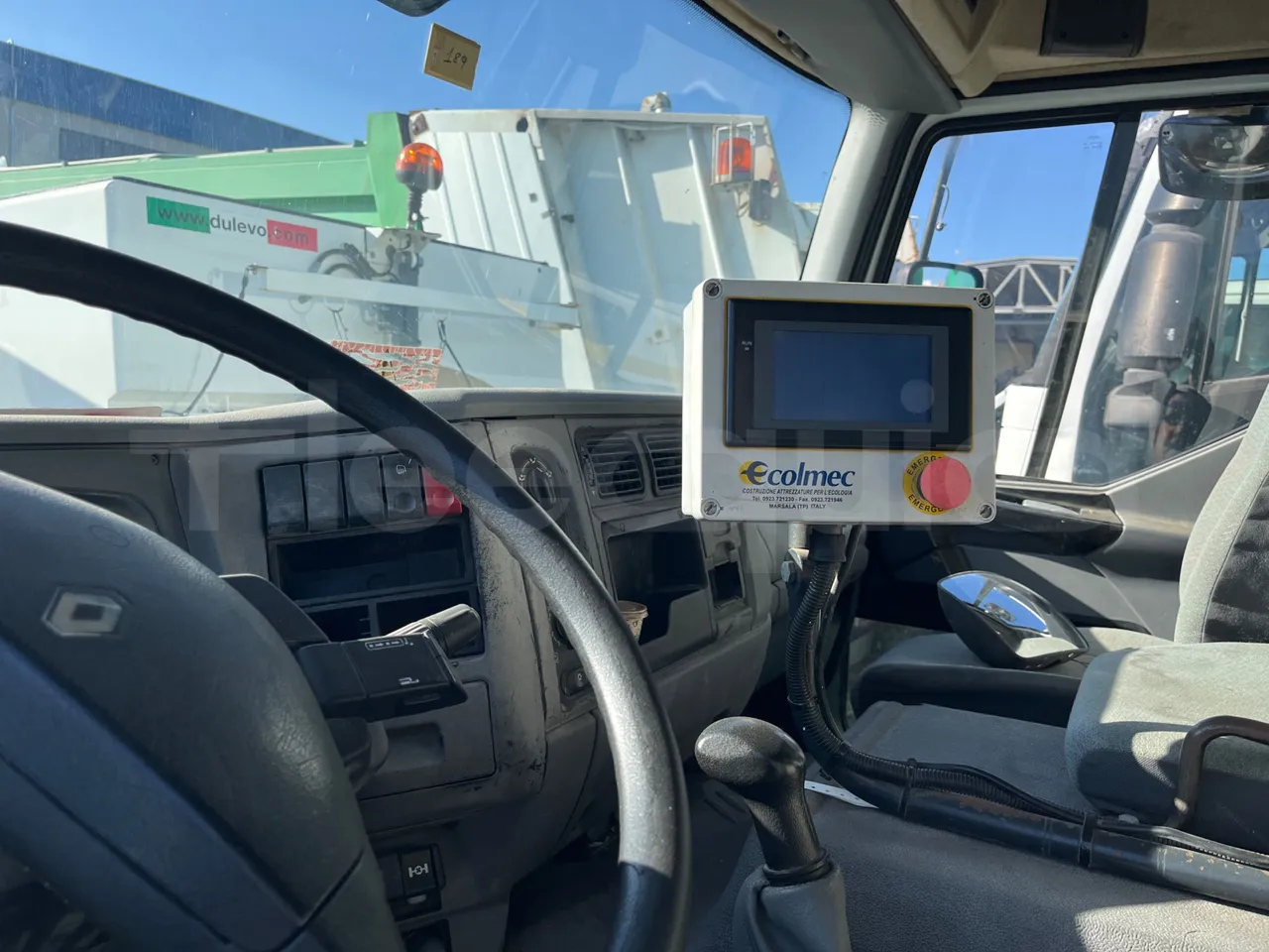 Renault Trucks 22CVA1-320.8  - Euro3 - 230kW - 9.485mt - radio accessories photo