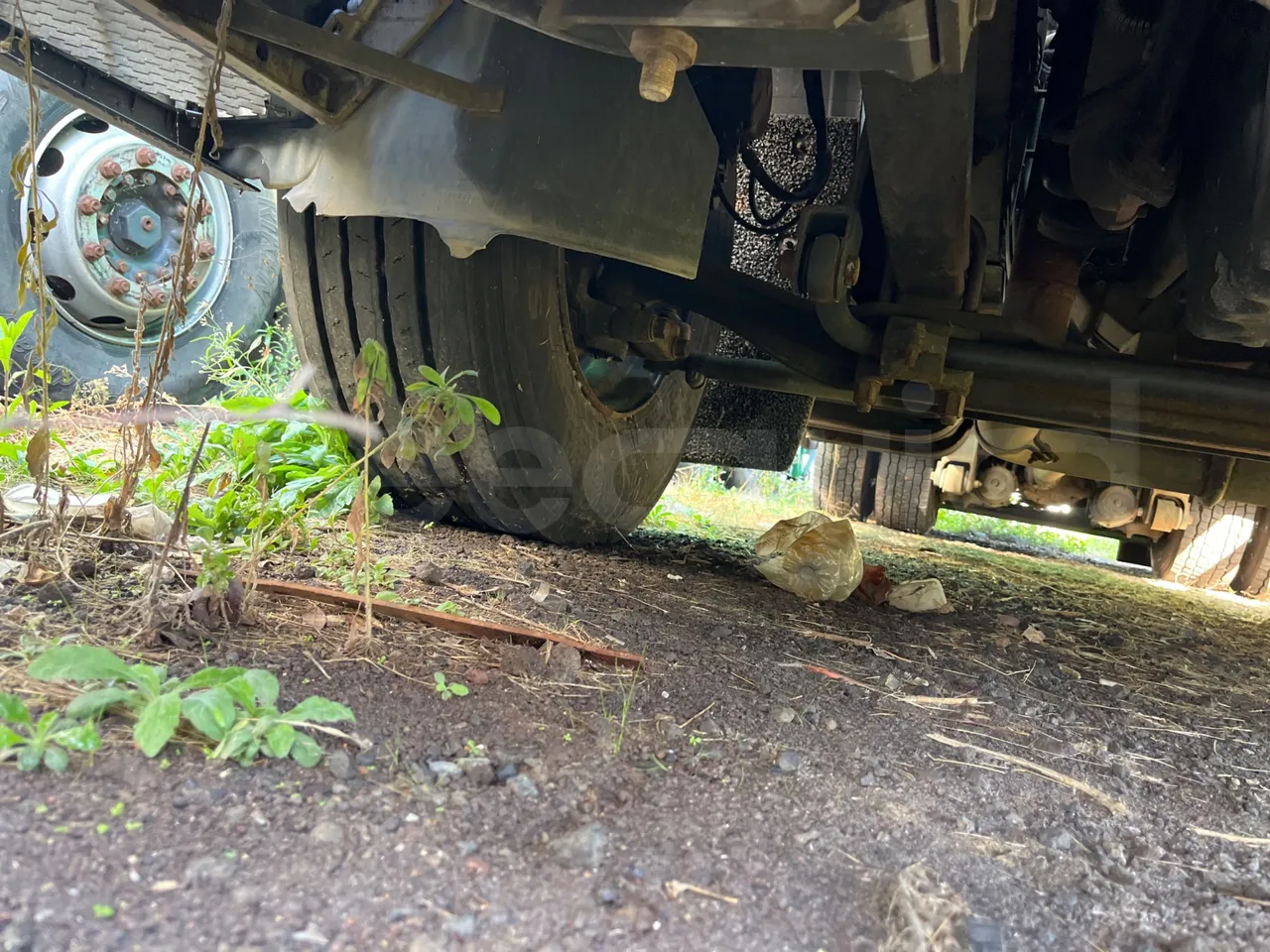 Renault Trucks 22CVA1-320.8  - Euro3 - 230kW - 9.485mt - front axle right side