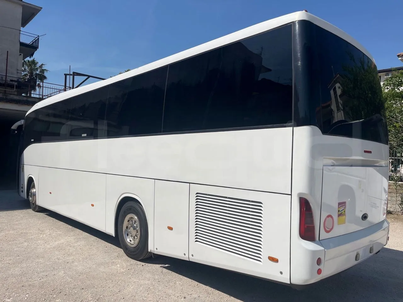 Iveco 389 - 3/4 left rear side