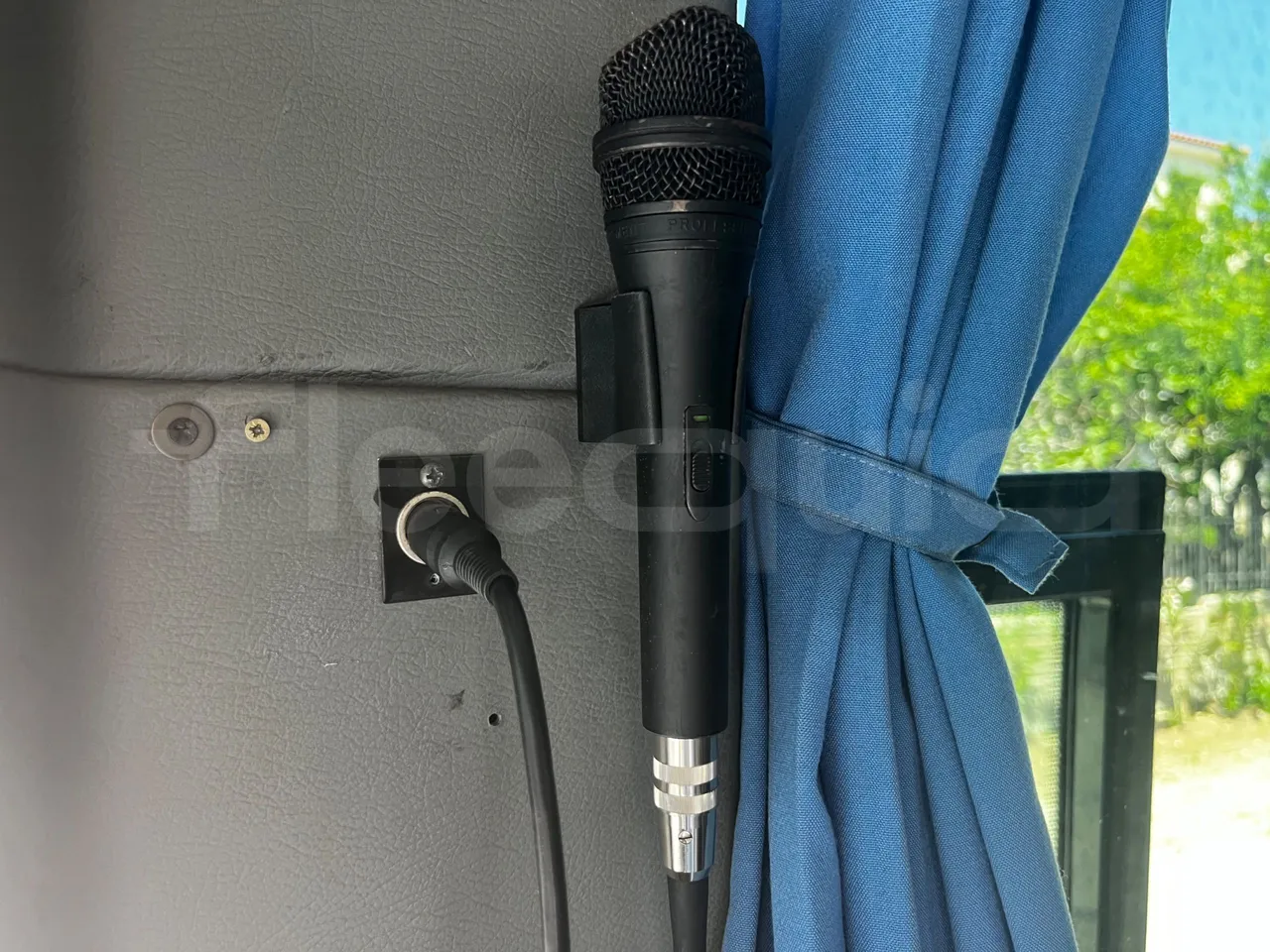 Iveco 389 - hostes microphone accessories photo