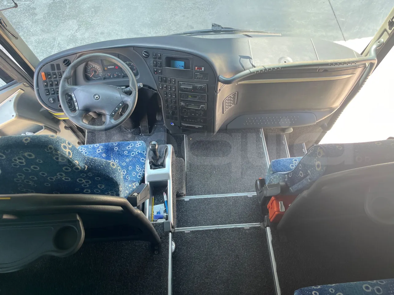 Iveco 389 - buttons panels on
