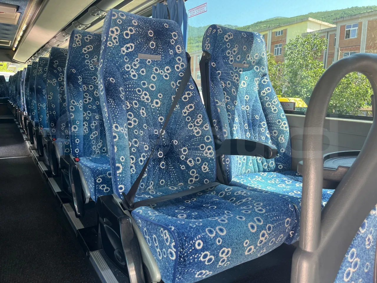 Iveco 389 - central seat safety belt
