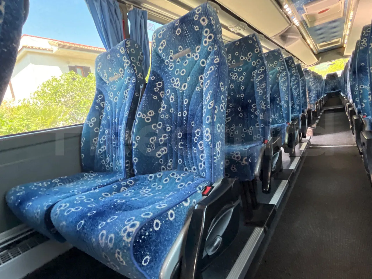Iveco 389 - disabled area photo
