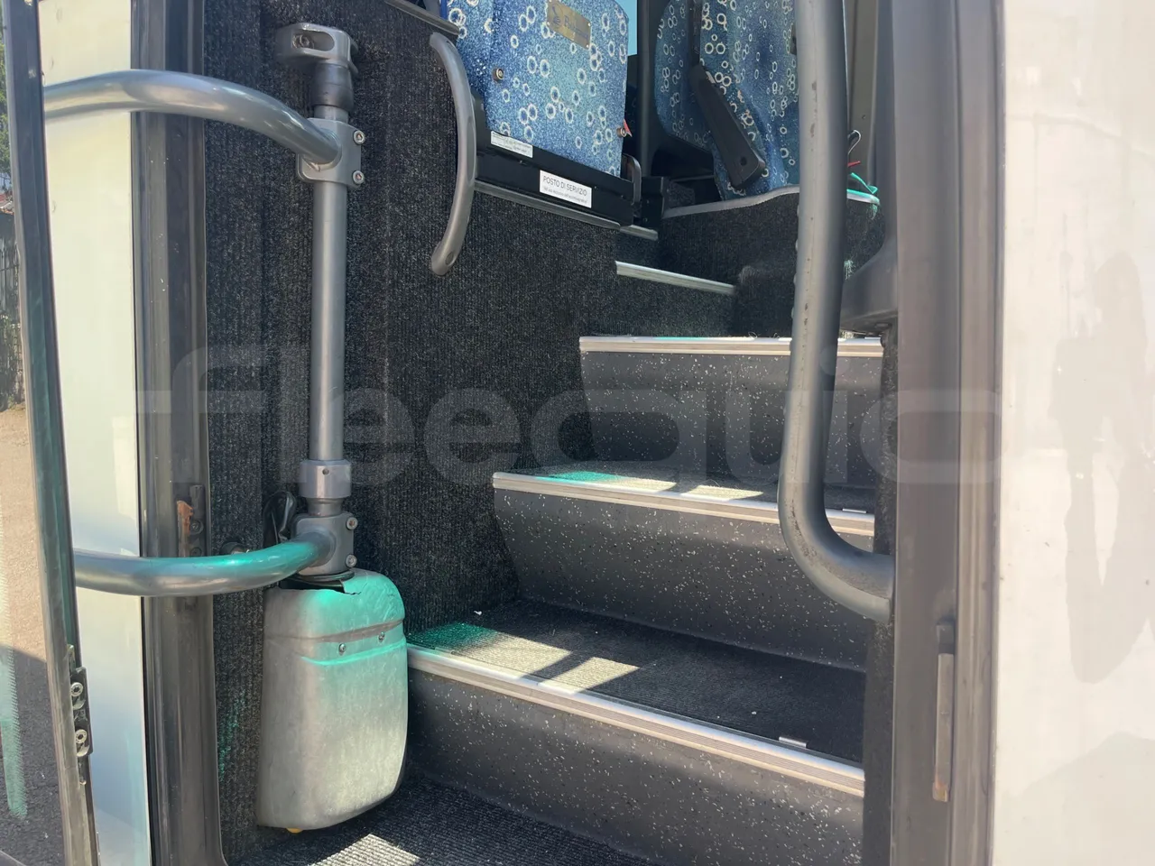 Iveco 389 - door mechanism photo