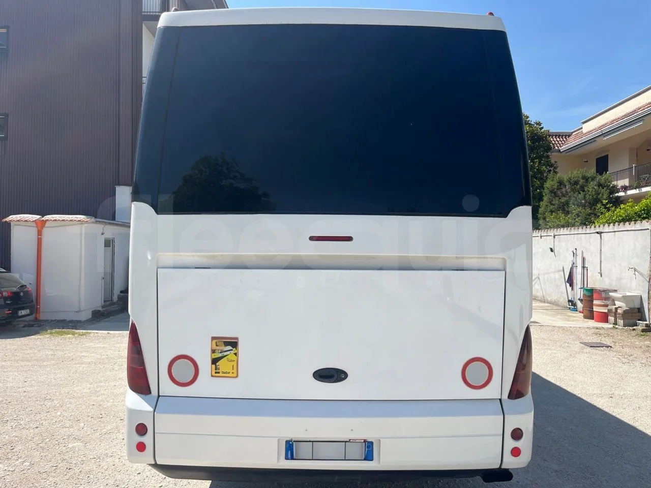 Iveco 389 - rear hatch closed