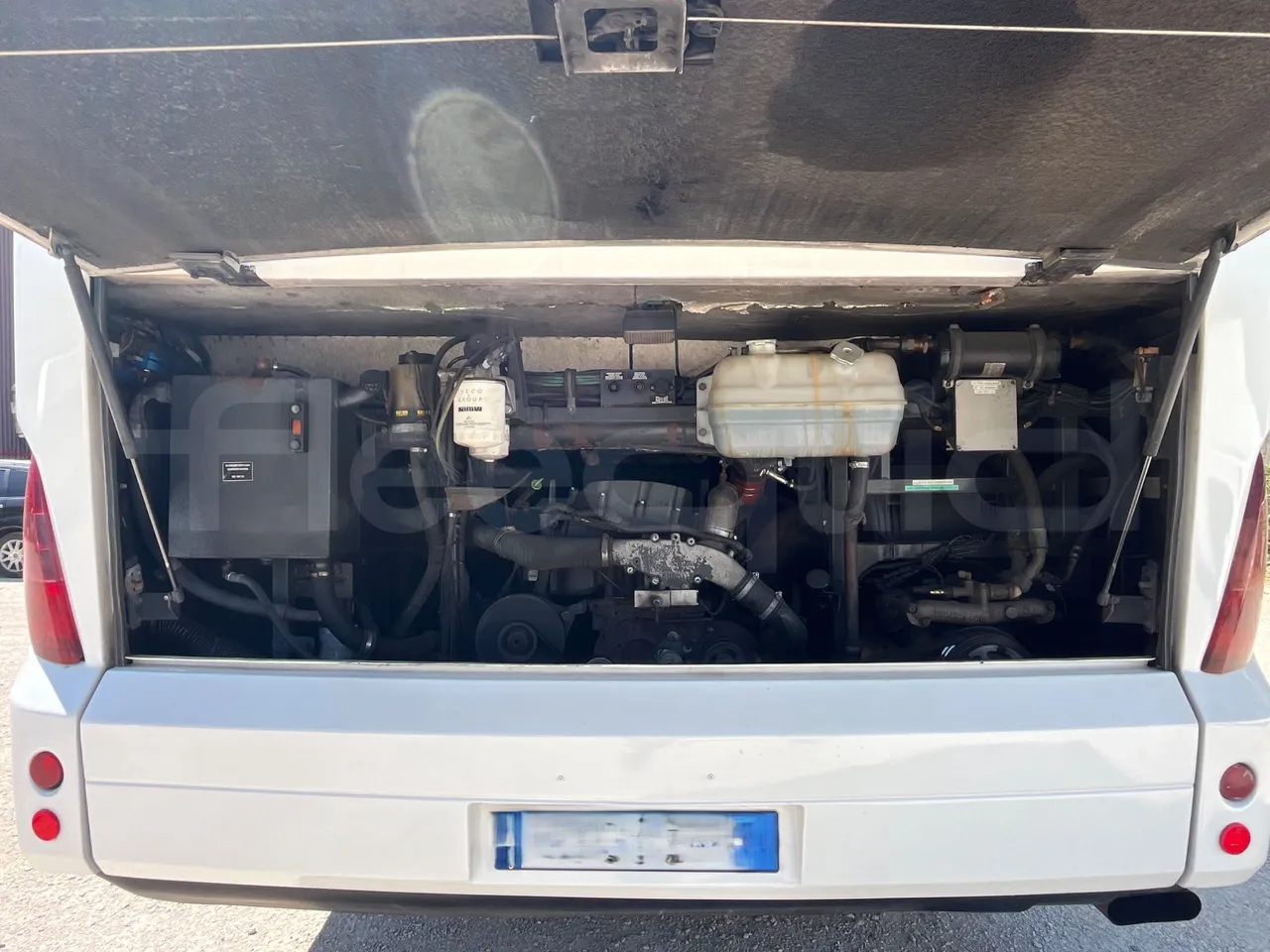 Iveco 389 - rear hatch open