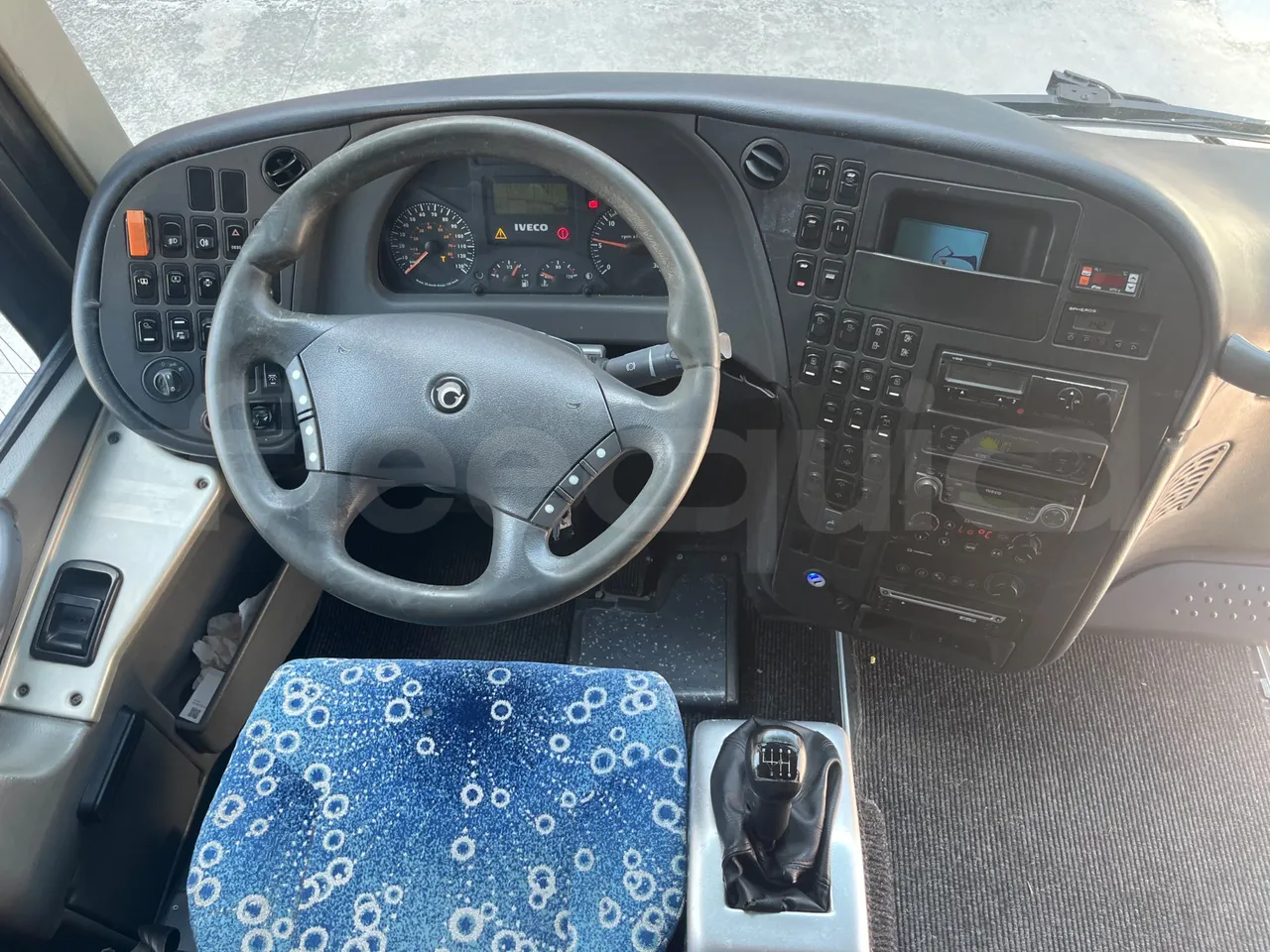 Iveco 389 - steering wheel photo