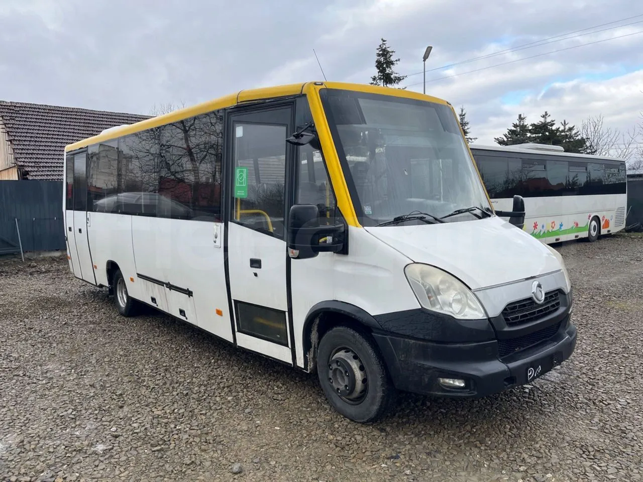 Kutsenits IC HNF-1 - EUR5 - 125kW -8.5m - 3/4 front right doors