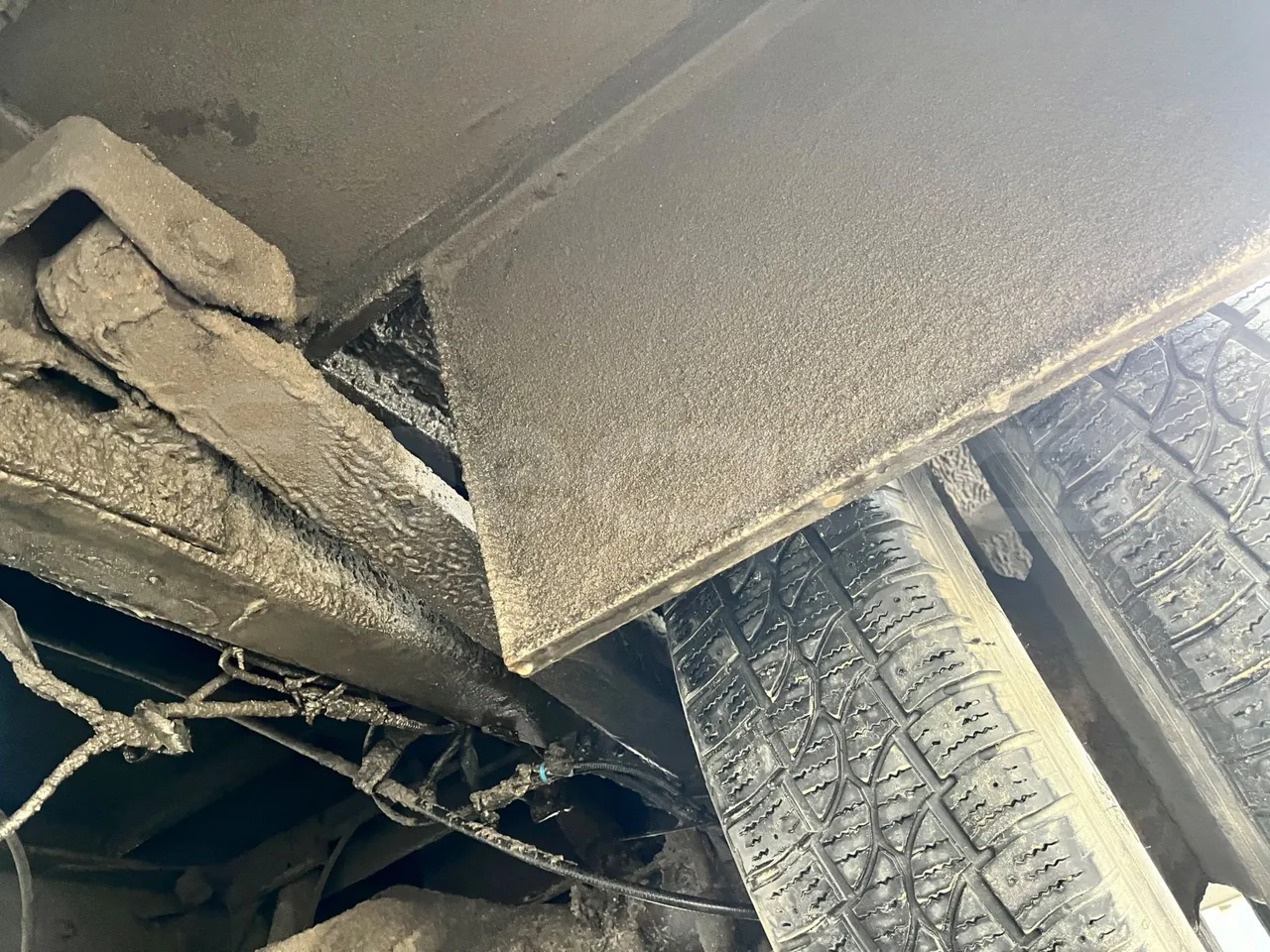 Kutsenits IC HNF-1 - EUR5 - 125kW -8.5m - axel 3 leaf spring left