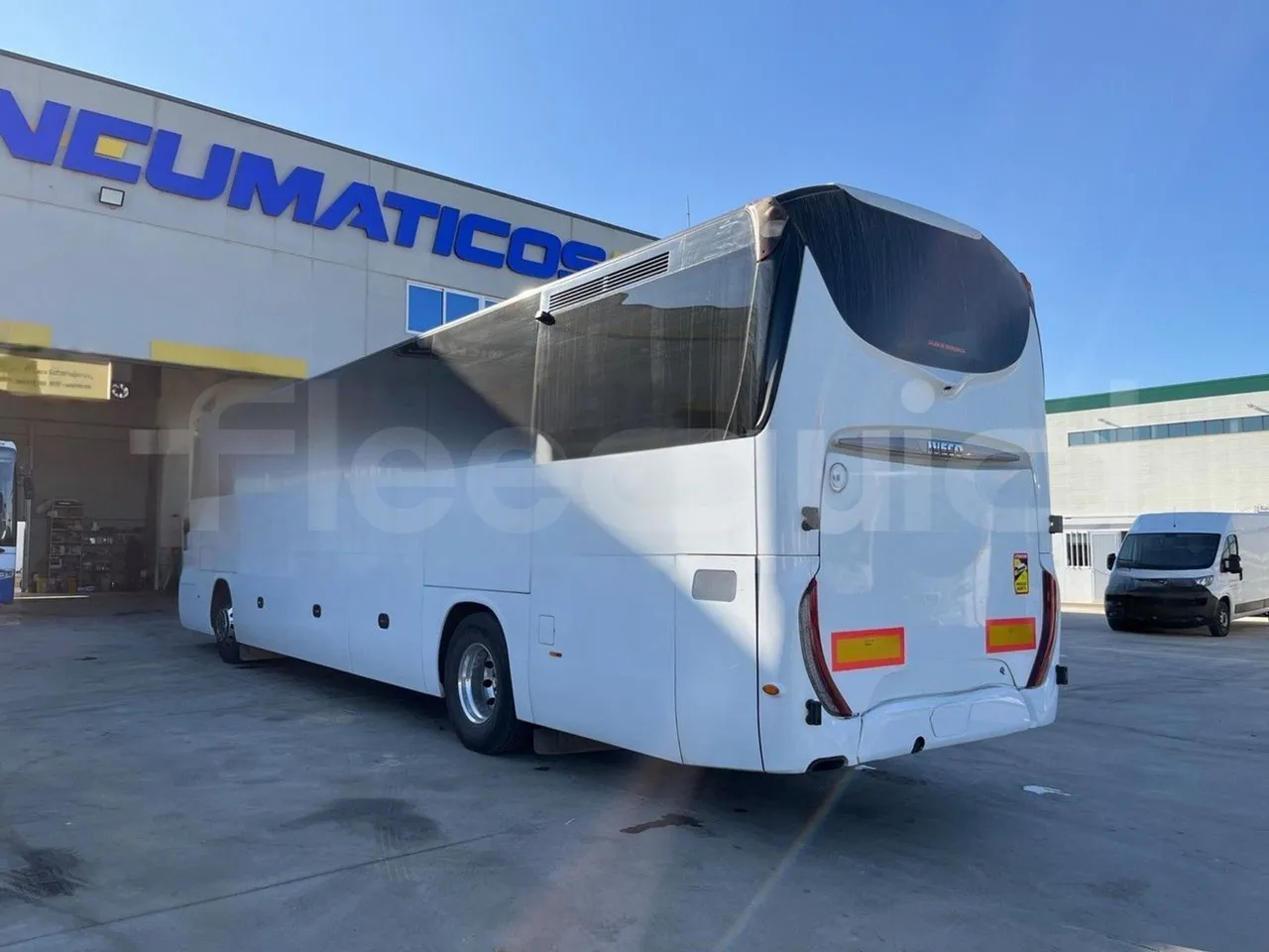 Iveco Magelys - turntable external (18m)