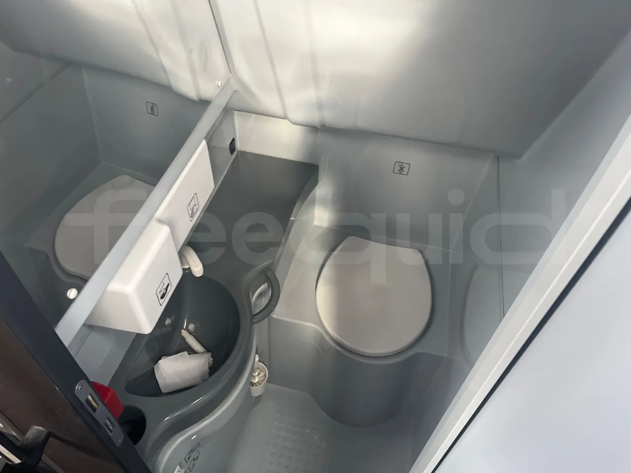 Setra S516 HD/2  - Euro6 - 315kW - 13.120mt - toilette accessories photo