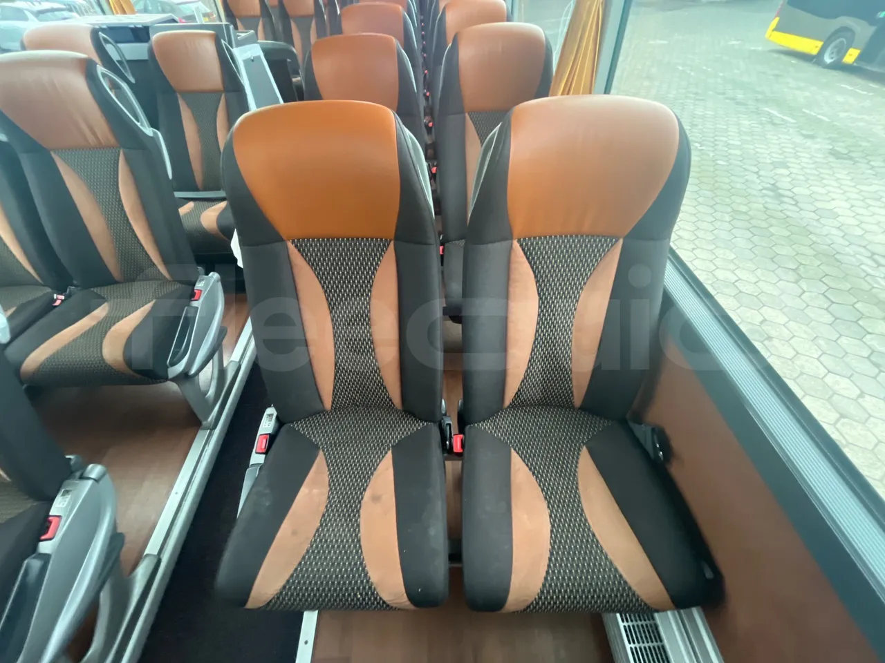 Setra S516 HD/2  - Euro6 - 315kW - 13.120mt - single seat detail
