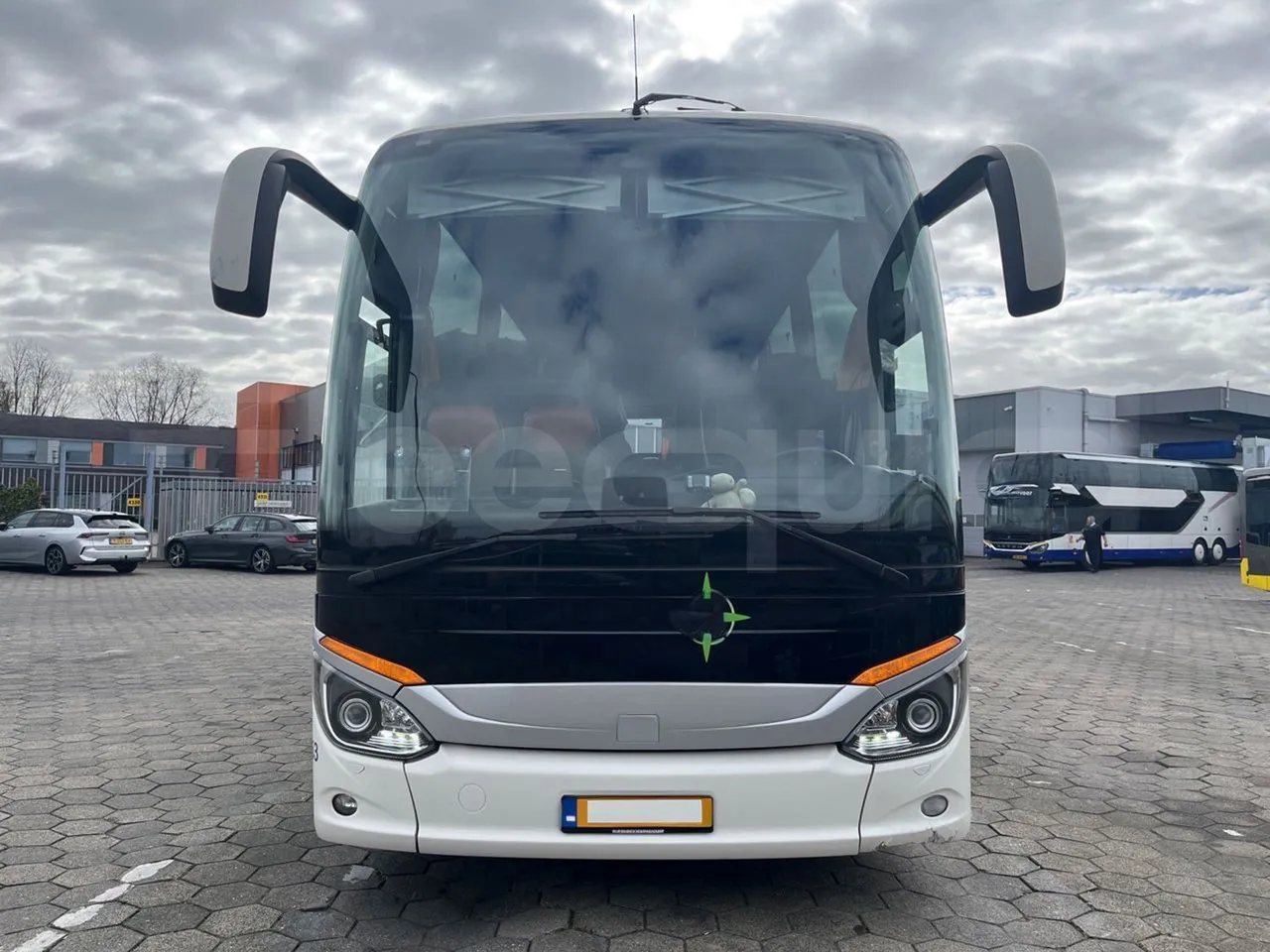 Setra S516 HD/2  - Euro6 - 315kW - 13.120mt - front photo