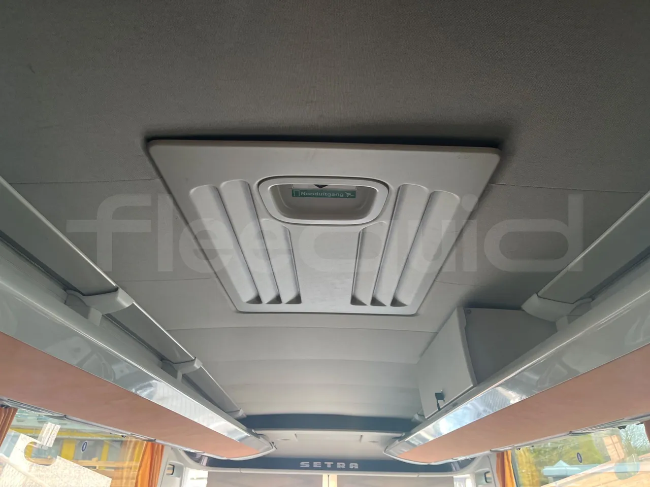 Setra S516 HD/2  - Euro6 - 315kW - 13.120mt - roof hatch 2