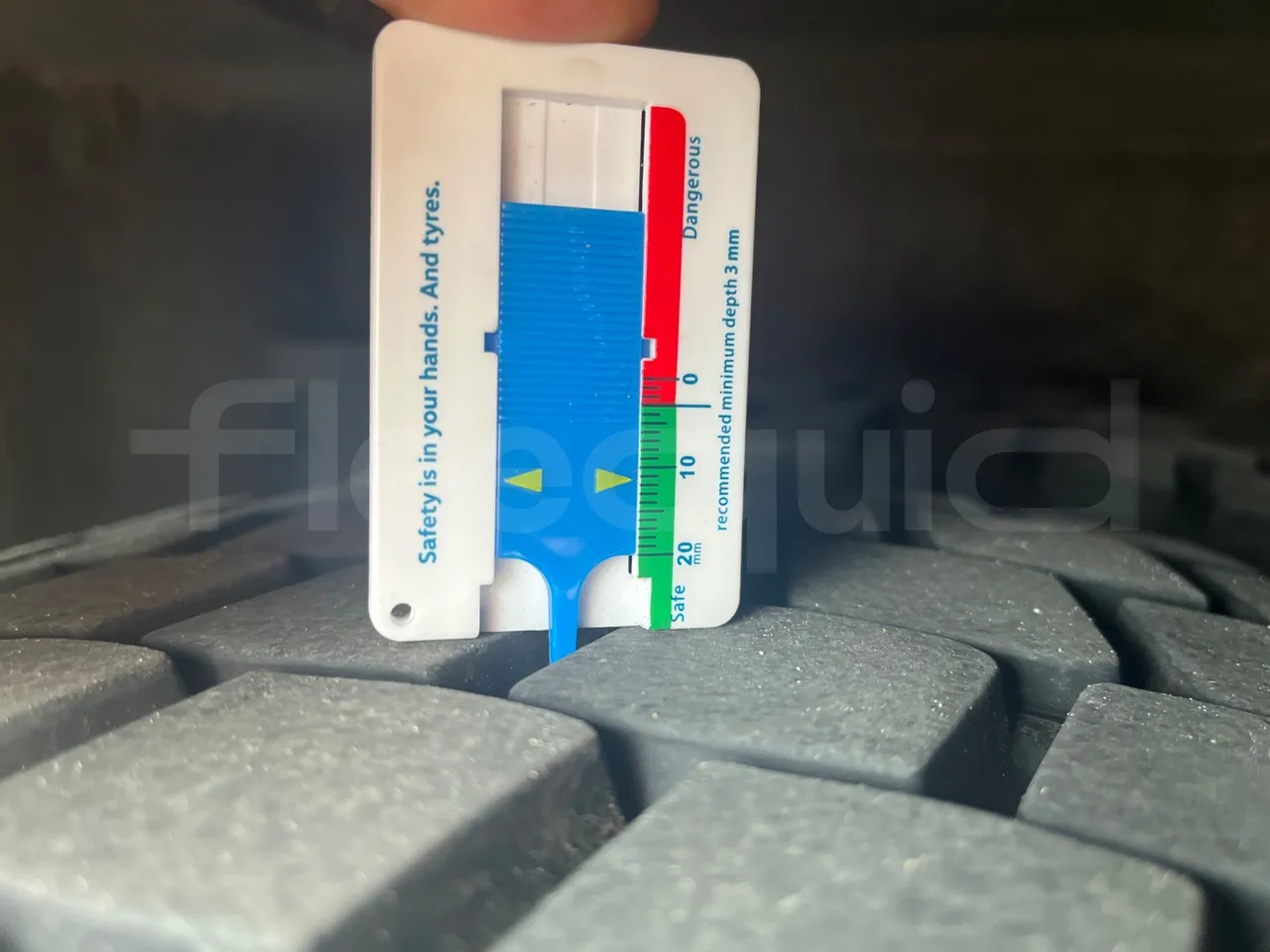 Setra S516 HD/2  - Euro6 - 315kW - 13.120mt - front left tire measurements