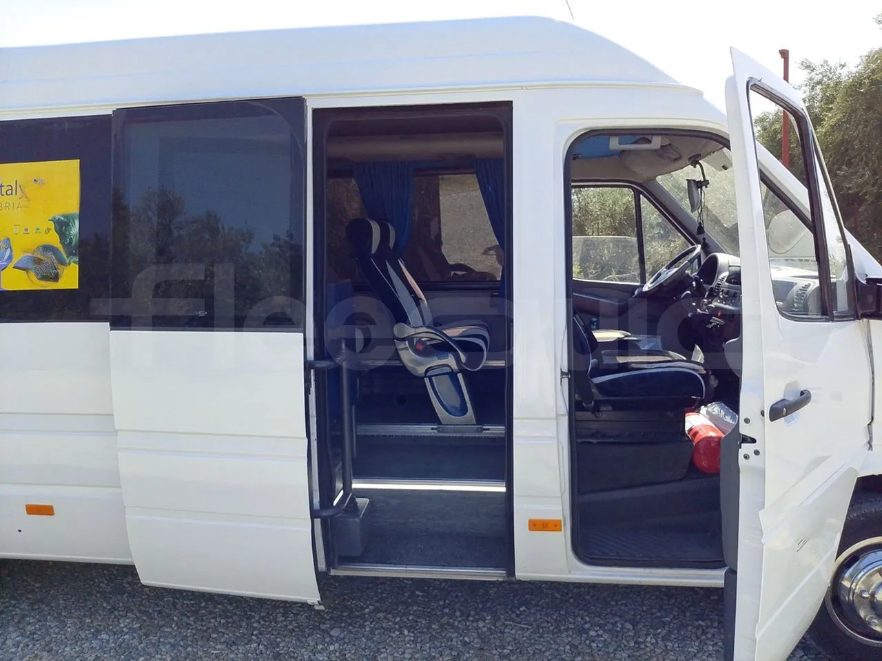 Mercedes-Benz Sprinter 416CD - EUR3 - 115kW - 6.995 - front door 2 open