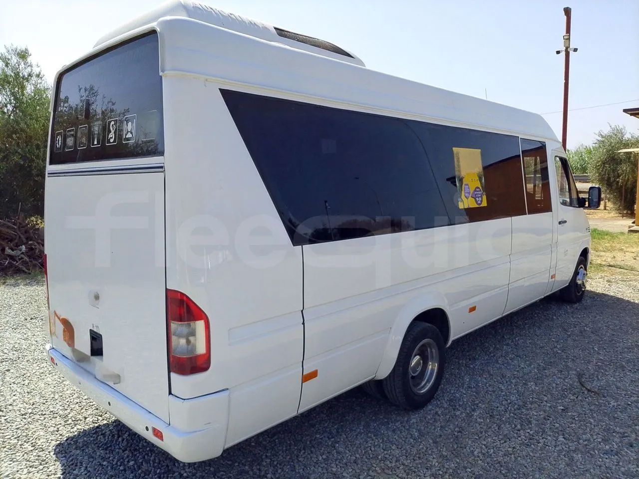 Mercedes-Benz Sprinter 416CD - EUR3 - 115kW - 6.995 - 3/4 right rear doors closed