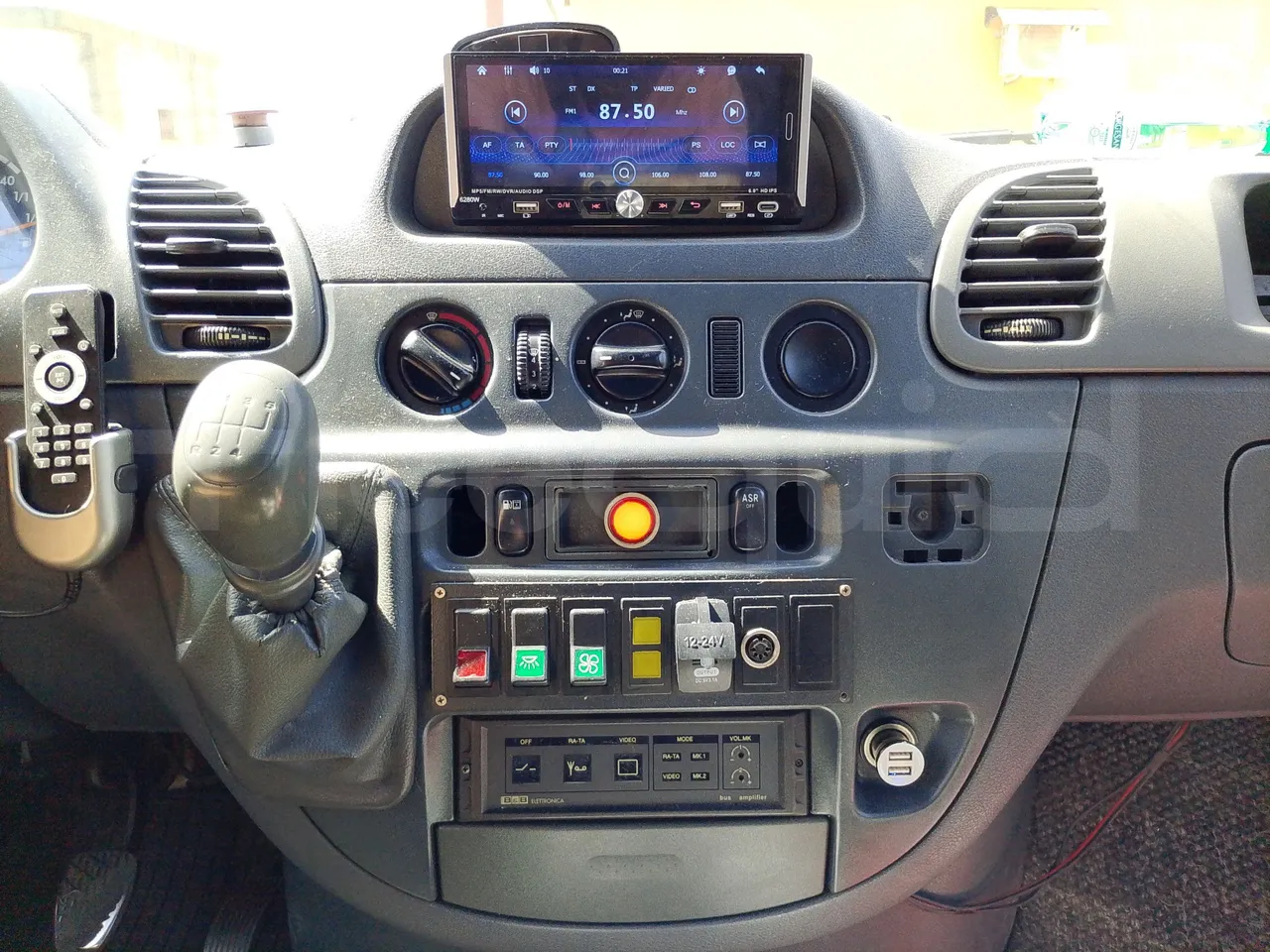 Mercedes-Benz Sprinter 416CD - EUR3 - 115kW - 6.995 - radio accessories photo