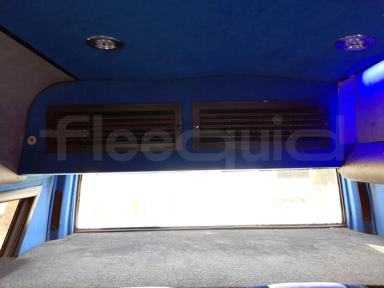 Mercedes-Benz Sprinter 416CD - EUR3 - 115kW - 6.995 - toilette accessories photo
