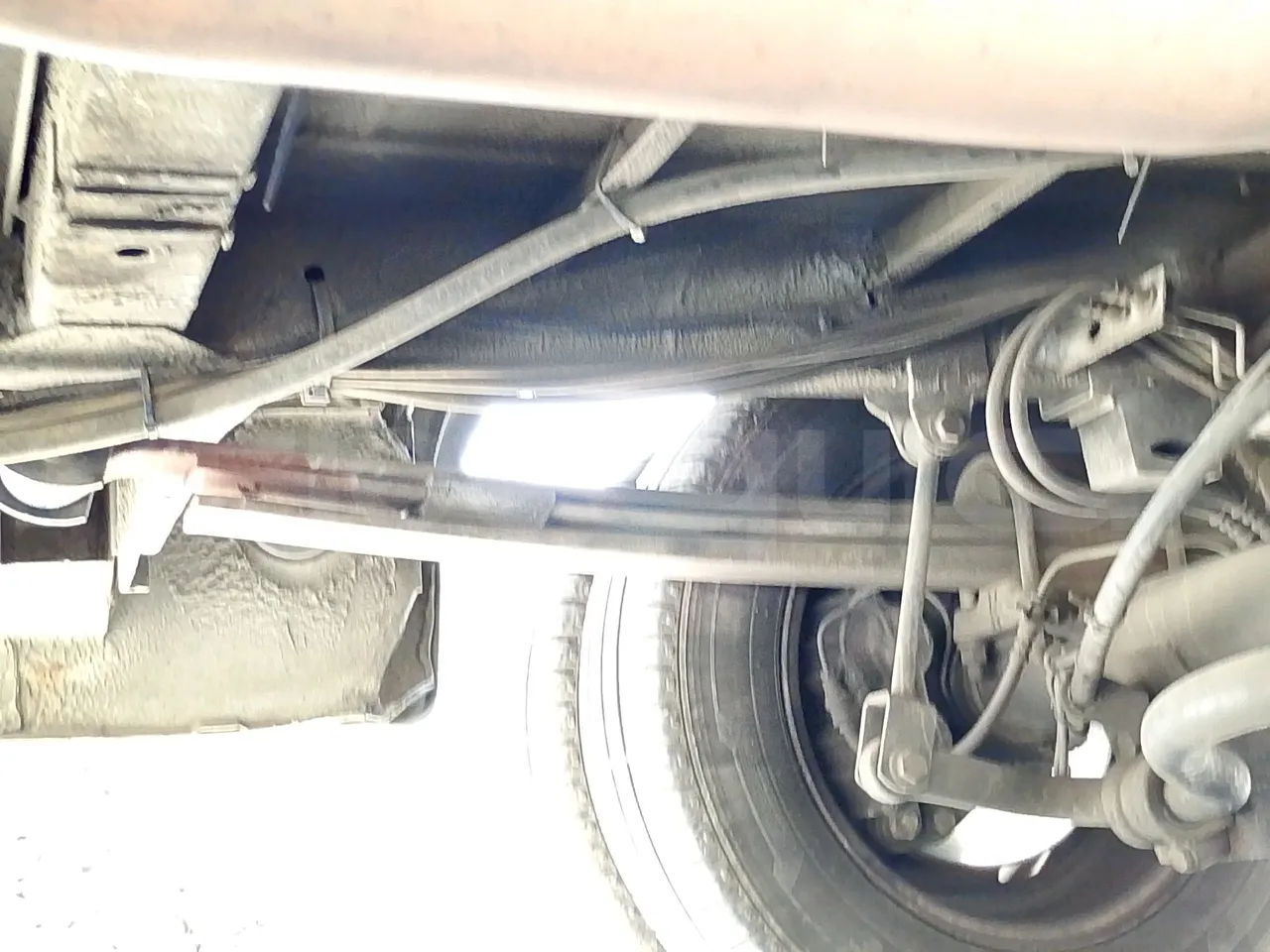 Mercedes-Benz Sprinter 416CD - EUR3 - 115kW - 6.995 - axel 3 discs right
