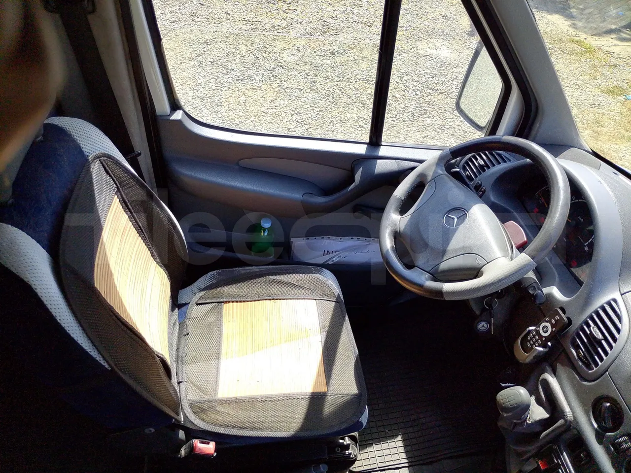 Mercedes-Benz Sprinter 416CD - EUR3 - 115kW - 6.995 - driver's seat photo (mandatory for bus to scrap)