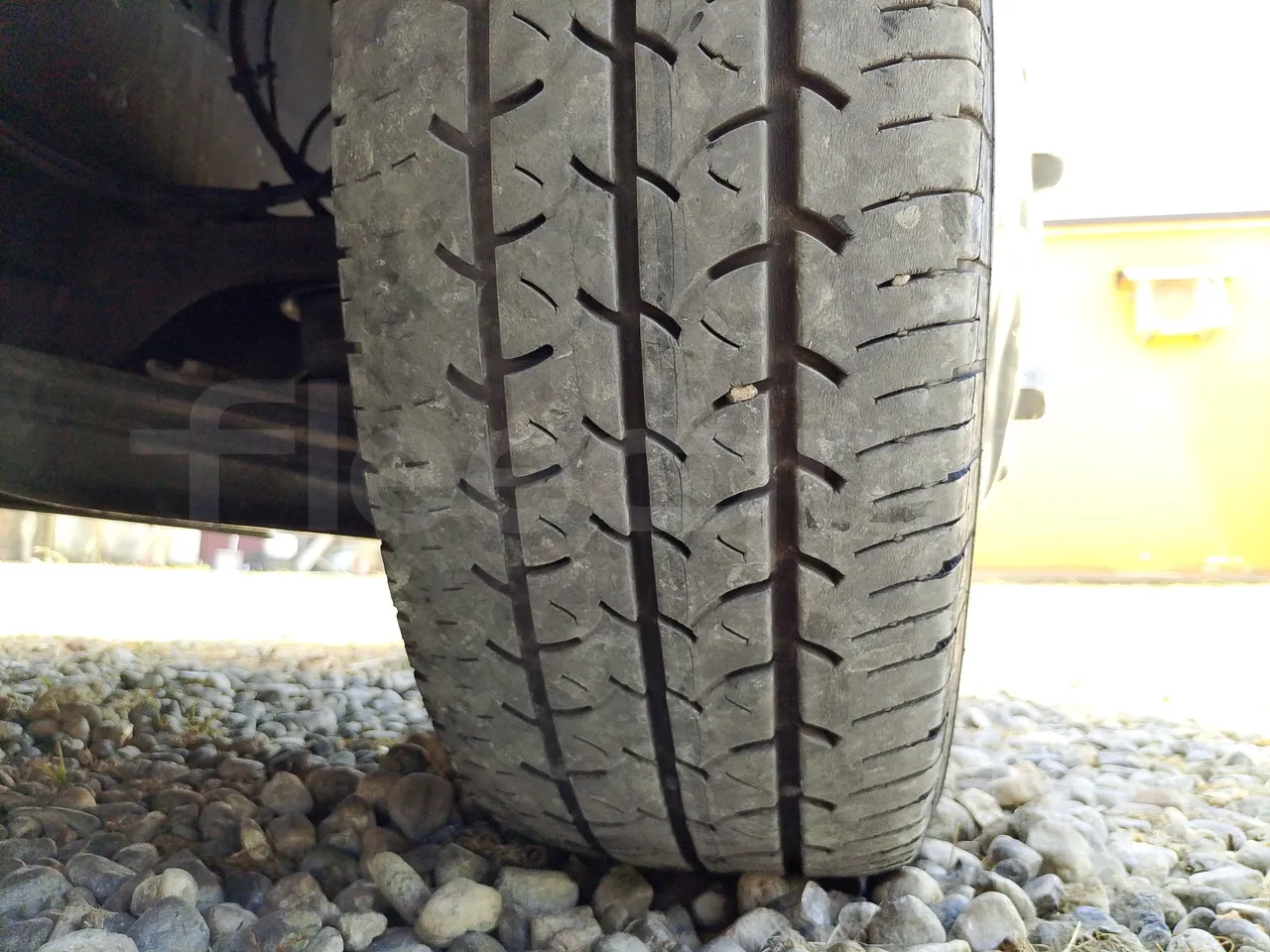 Mercedes-Benz Sprinter 416CD - EUR3 - 115kW - 6.995 - tread condition front tires right