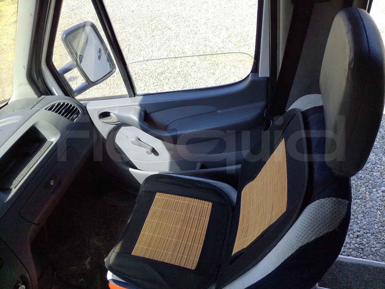 Mercedes-Benz Sprinter 416CD - EUR3 - 115kW - 6.995 - hostess seat photo