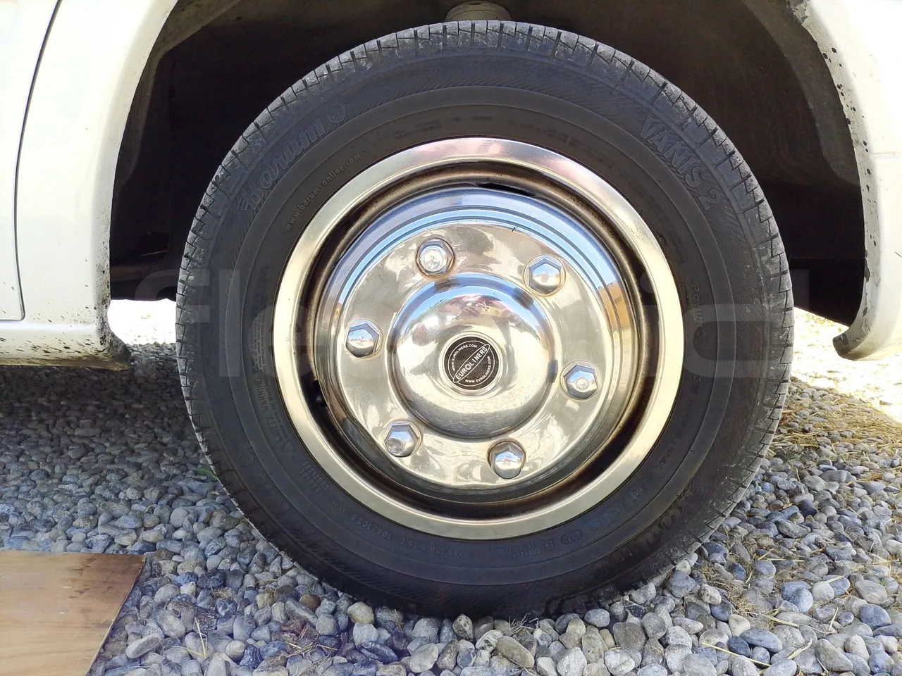 Mercedes-Benz Sprinter 416CD - EUR3 - 115kW - 6.995 - front left tire measurements