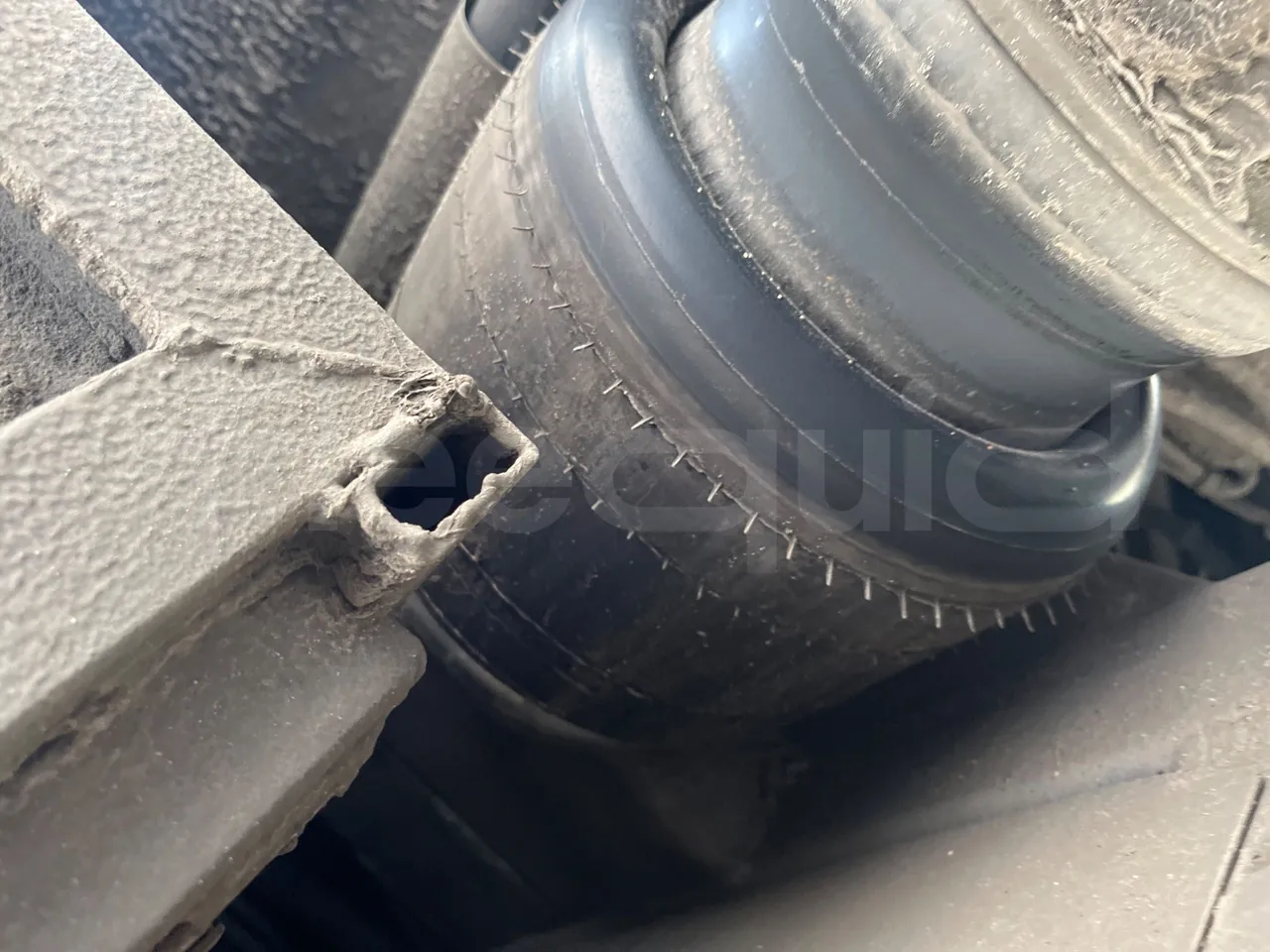 Volvo B12BER 4x2 - Euro4 - 309kW - 12.000mt - axel 2 air springs 1 right