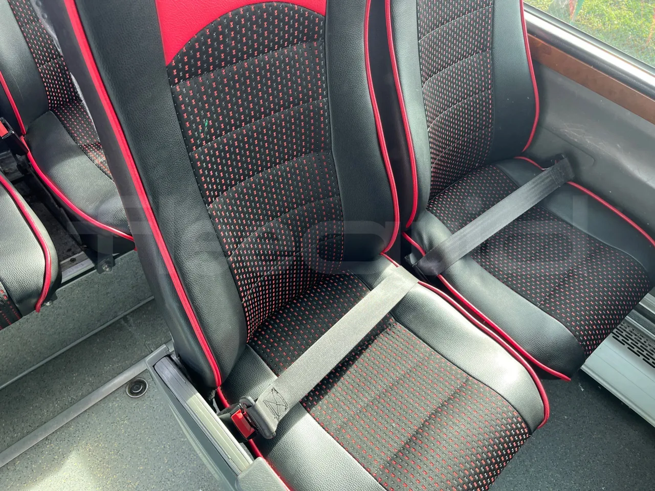 Volvo B12BER 4x2 - Euro4 - 309kW - 12.000mt - central seat safety belt