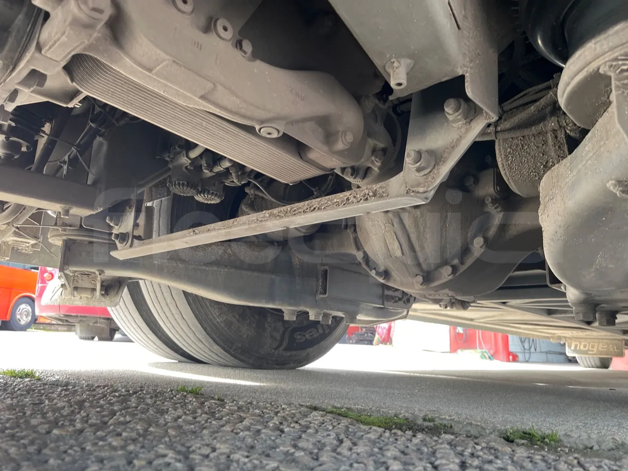 Volvo B12BER 4x2 - Euro4 - 309kW - 12.000mt - differential photo