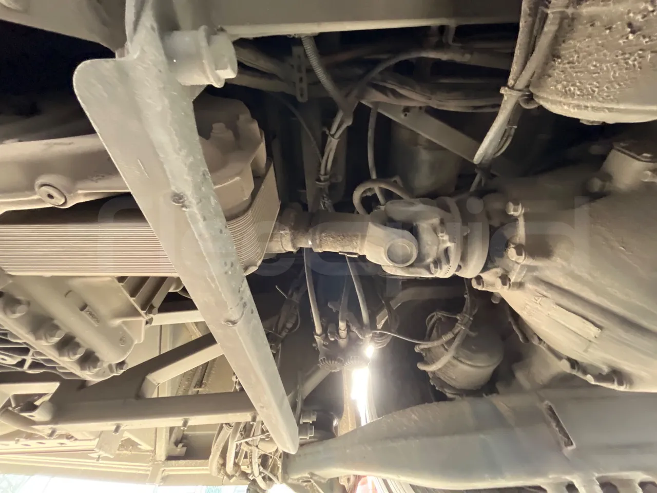 Volvo B12BER 4x2 - Euro4 - 309kW - 12.000mt - driveshaft photo