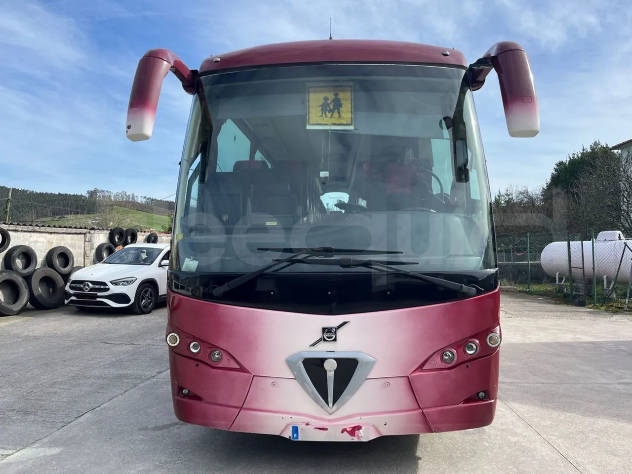 Volvo B12BER 4x2 - Euro4 - 309kW - 12.000mt - front photo