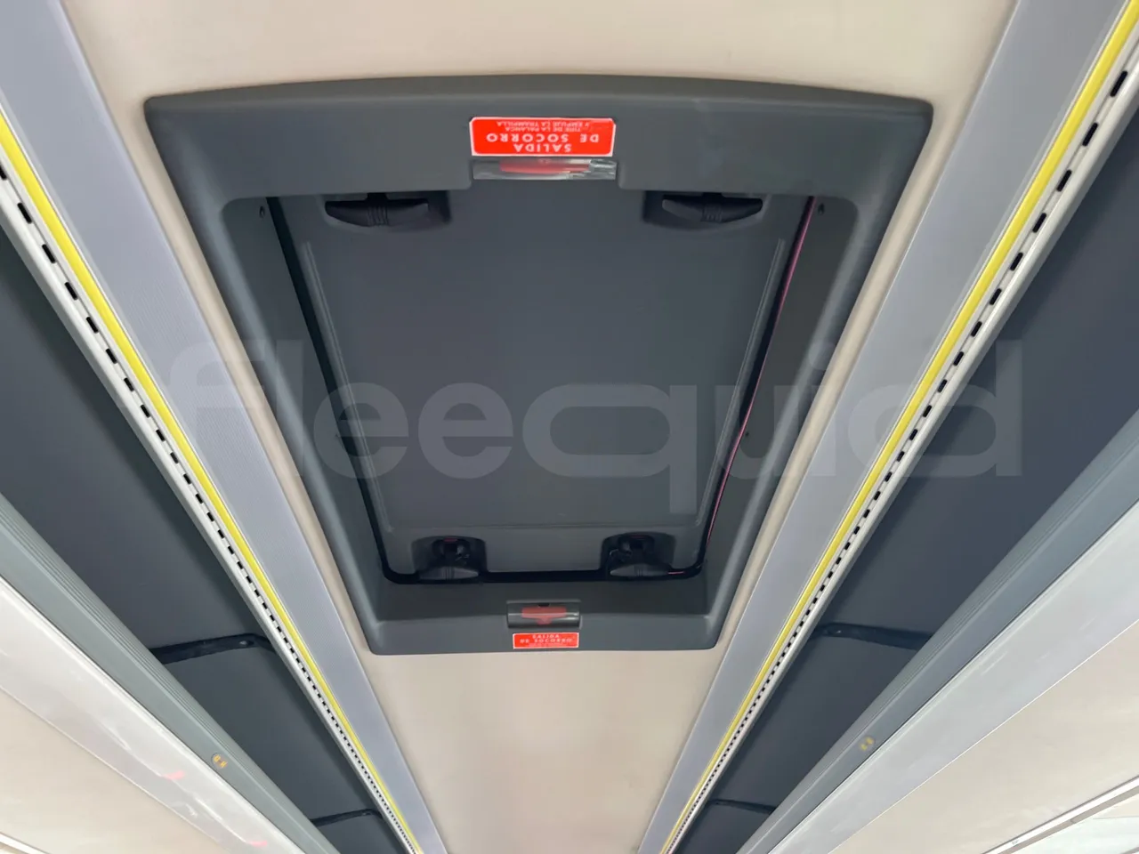 Volvo B12BER 4x2 - Euro4 - 309kW - 12.000mt - roof hatch 2