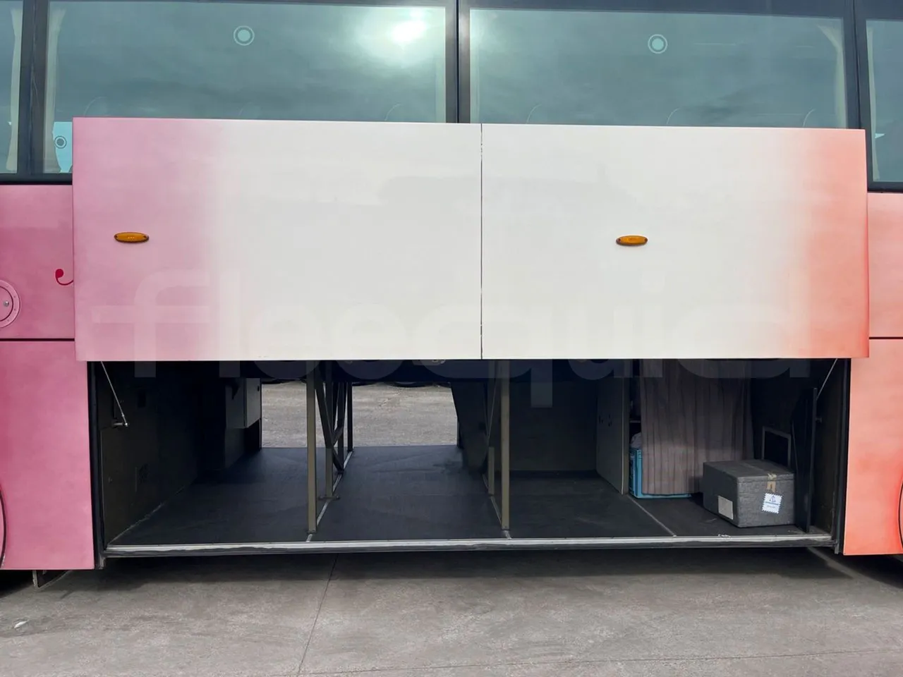 Volvo B12BER 4x2 - Euro4 - 309kW - 12.000mt - luggage rack photo