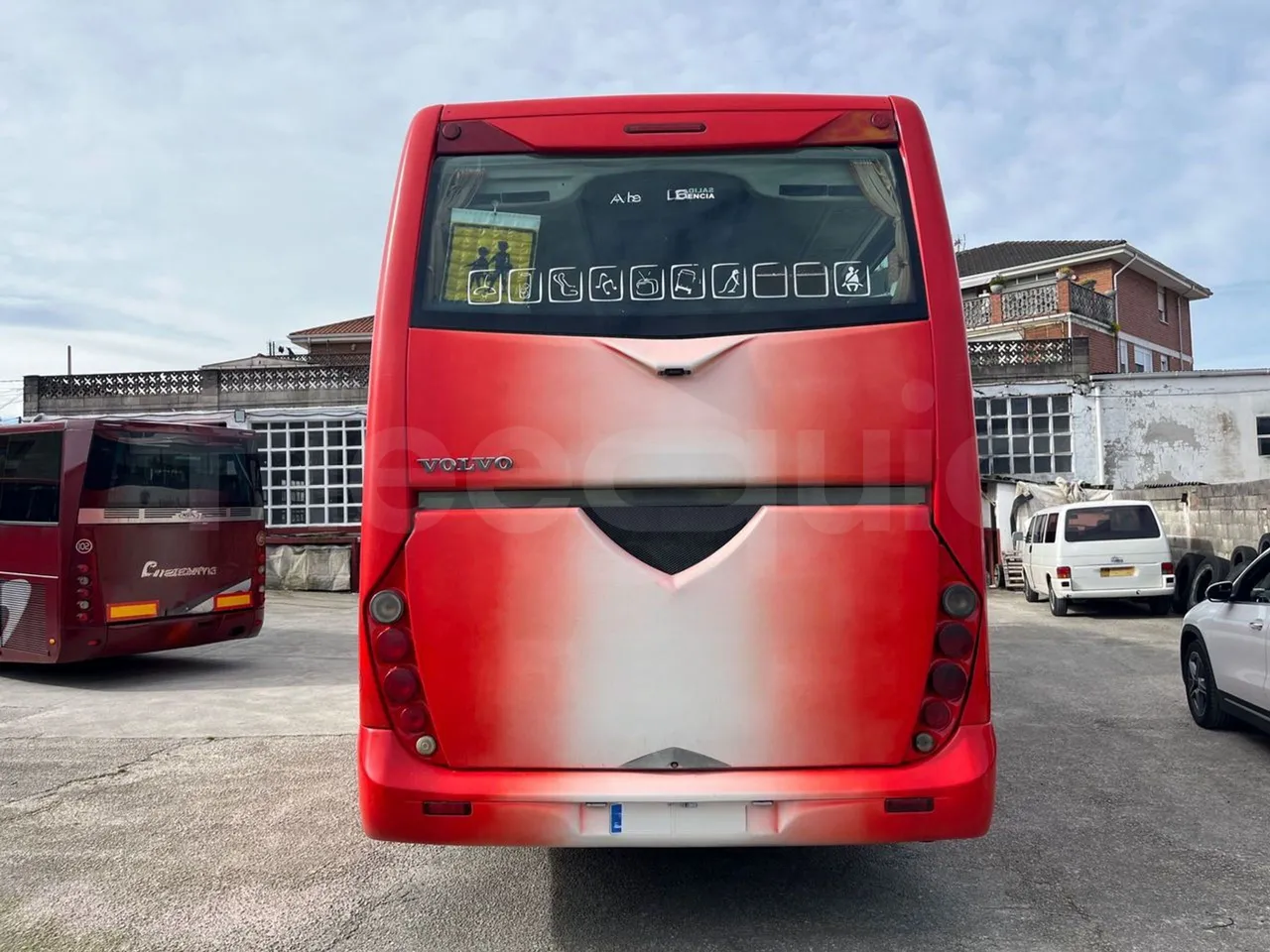 Volvo B12BER 4x2 - Euro4 - 309kW - 12.000mt - rear hatch closed