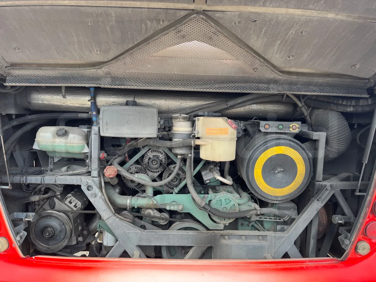 Volvo B12BER 4x2 - Euro4 - 309kW - 12.000mt - rear hatch open