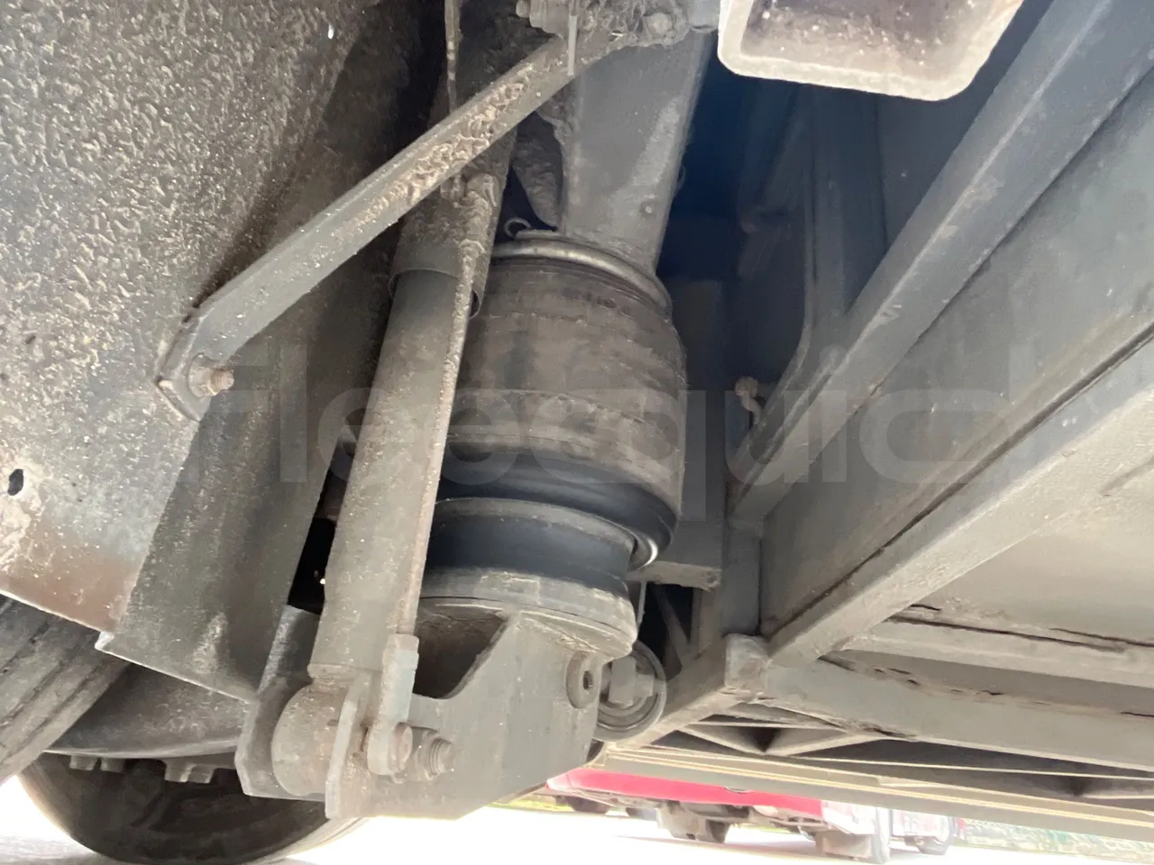 Volvo B12BER 4x2 - Euro4 - 309kW - 12.000mt - axle 2 shock absorbers 1 right
