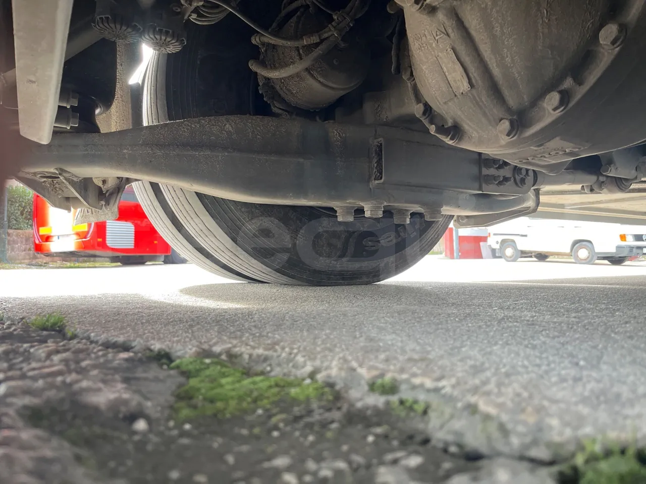 Volvo B12BER 4x2 - Euro4 - 309kW - 12.000mt - axle 3 left side