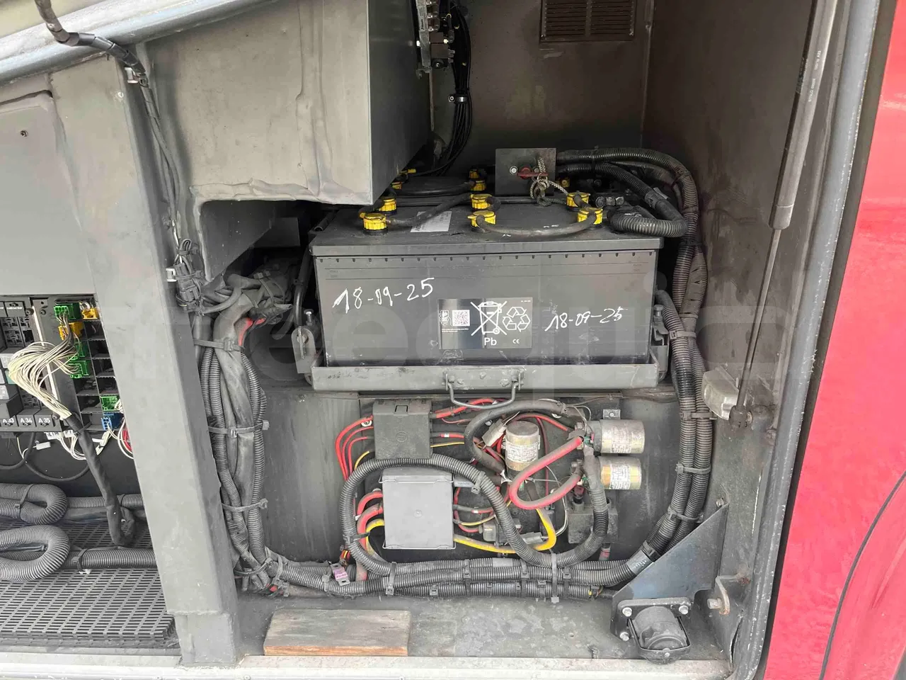 Irizar PB - external compartments photo