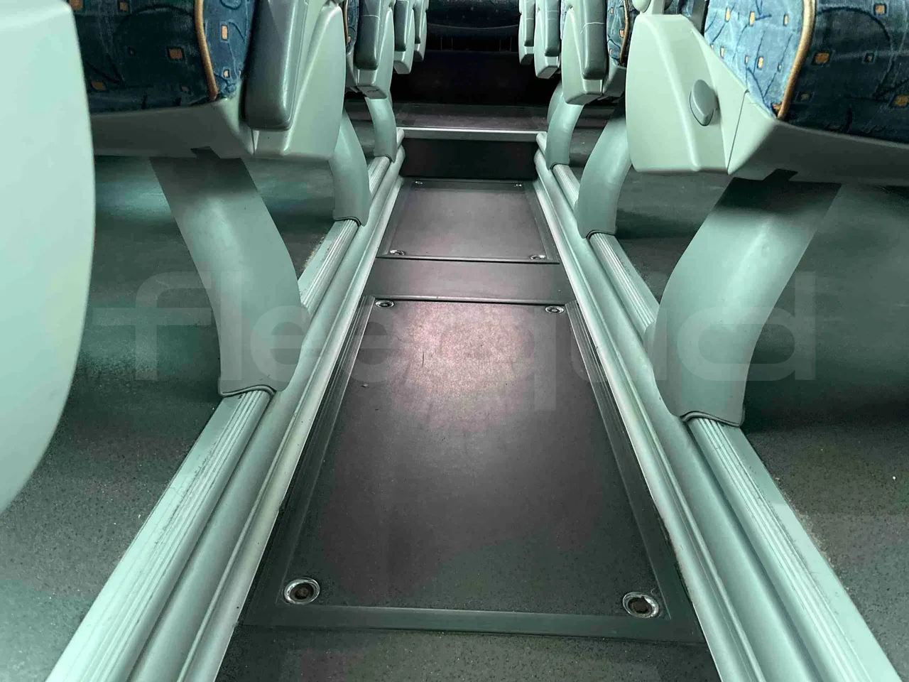 Irizar PB - floor hatches photo