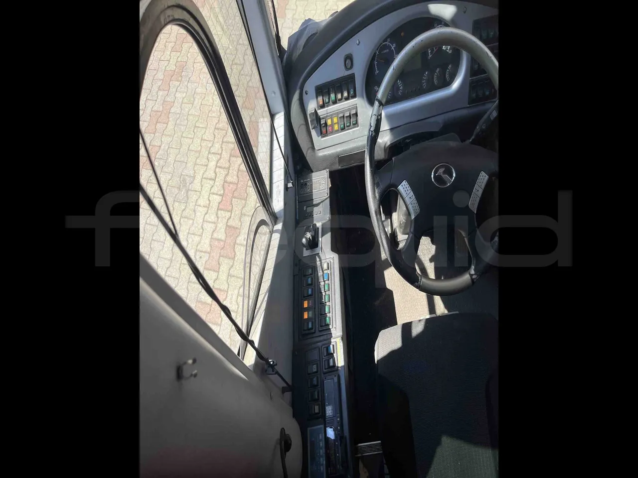King Long XMQ6900 - radio accessories photo