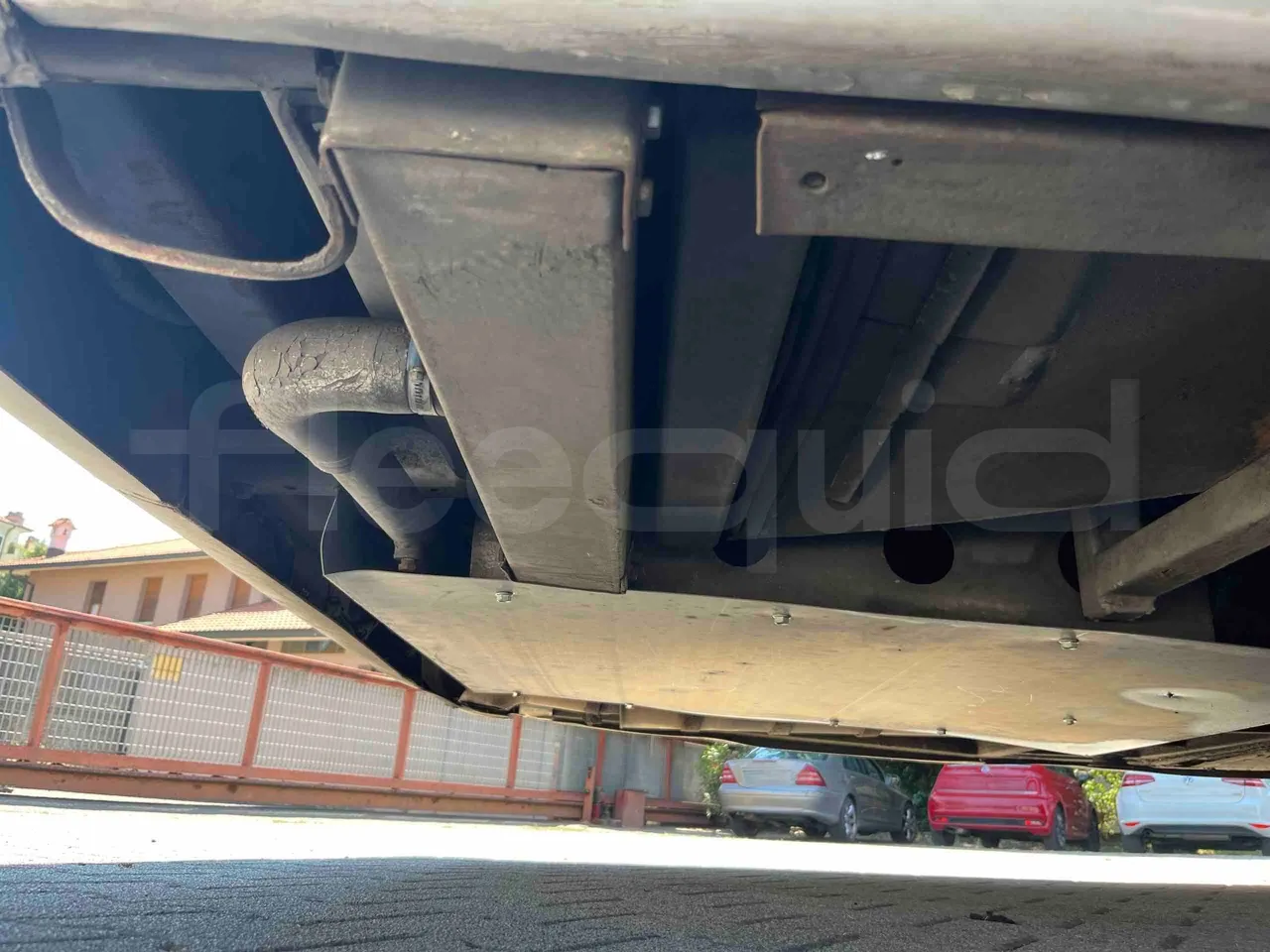 King Long XMQ6900 - engine without protection