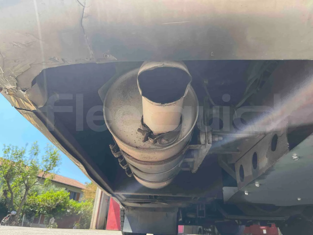King Long XMQ6900 - exhaust photo