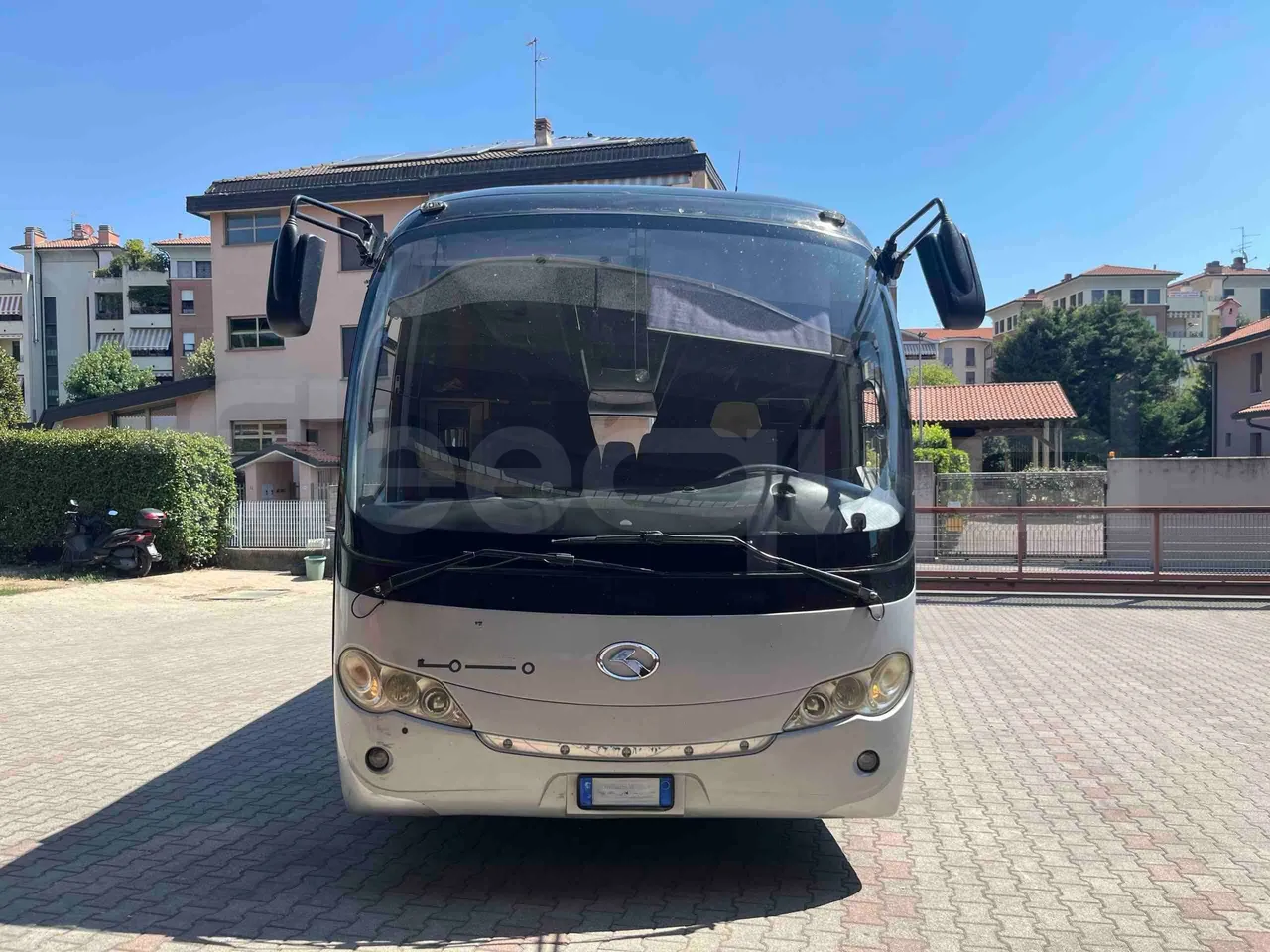 King Long XMQ6900 - front photo