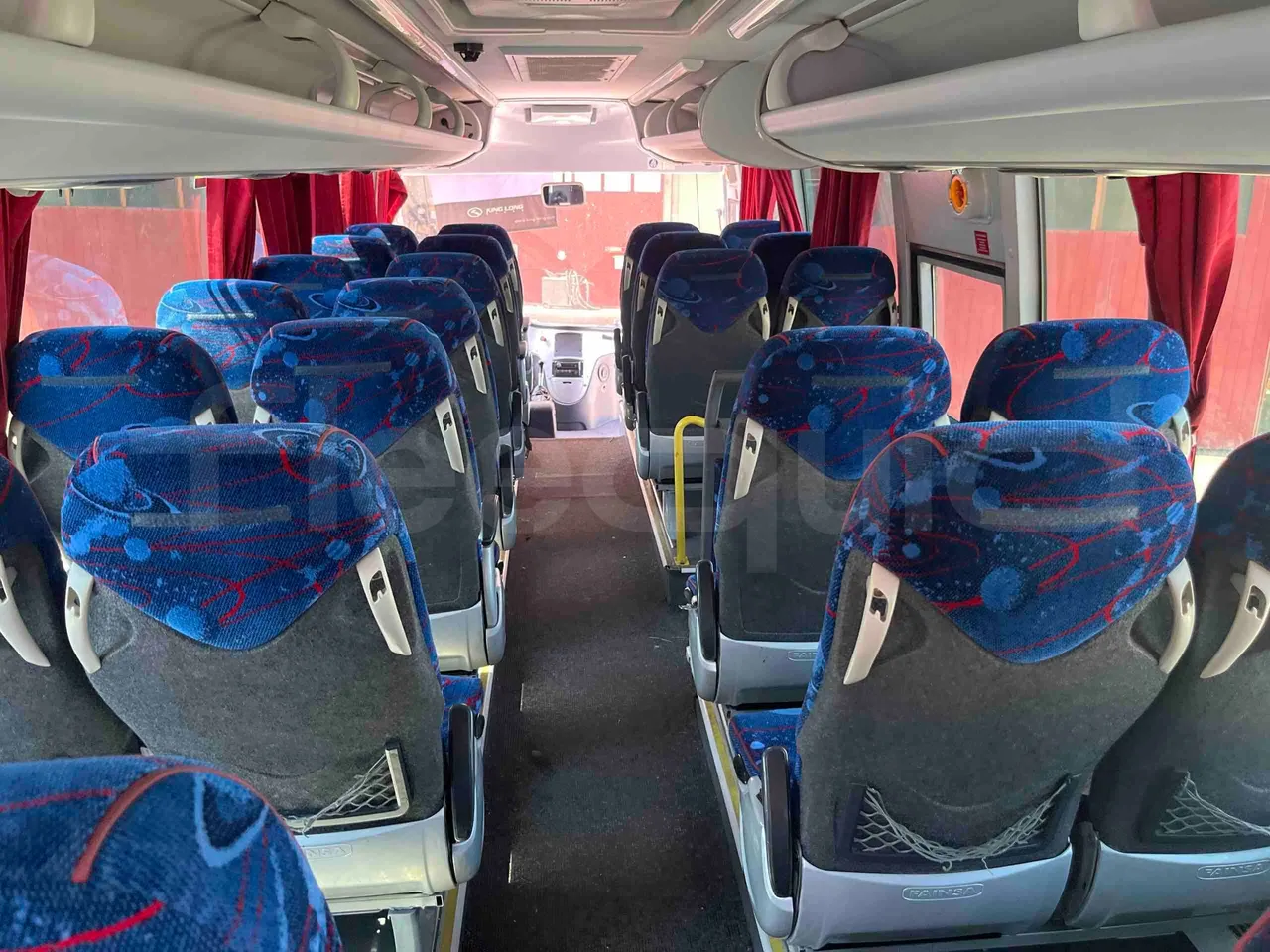 King Long XMQ6900 - reverse view middle aisle